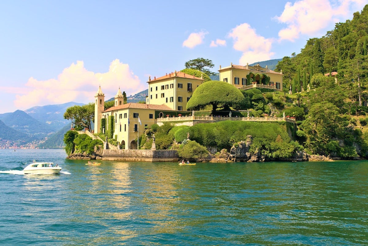 An Enchanting Escape: Visiting Lake Como for the first time – Joyasol Shoes